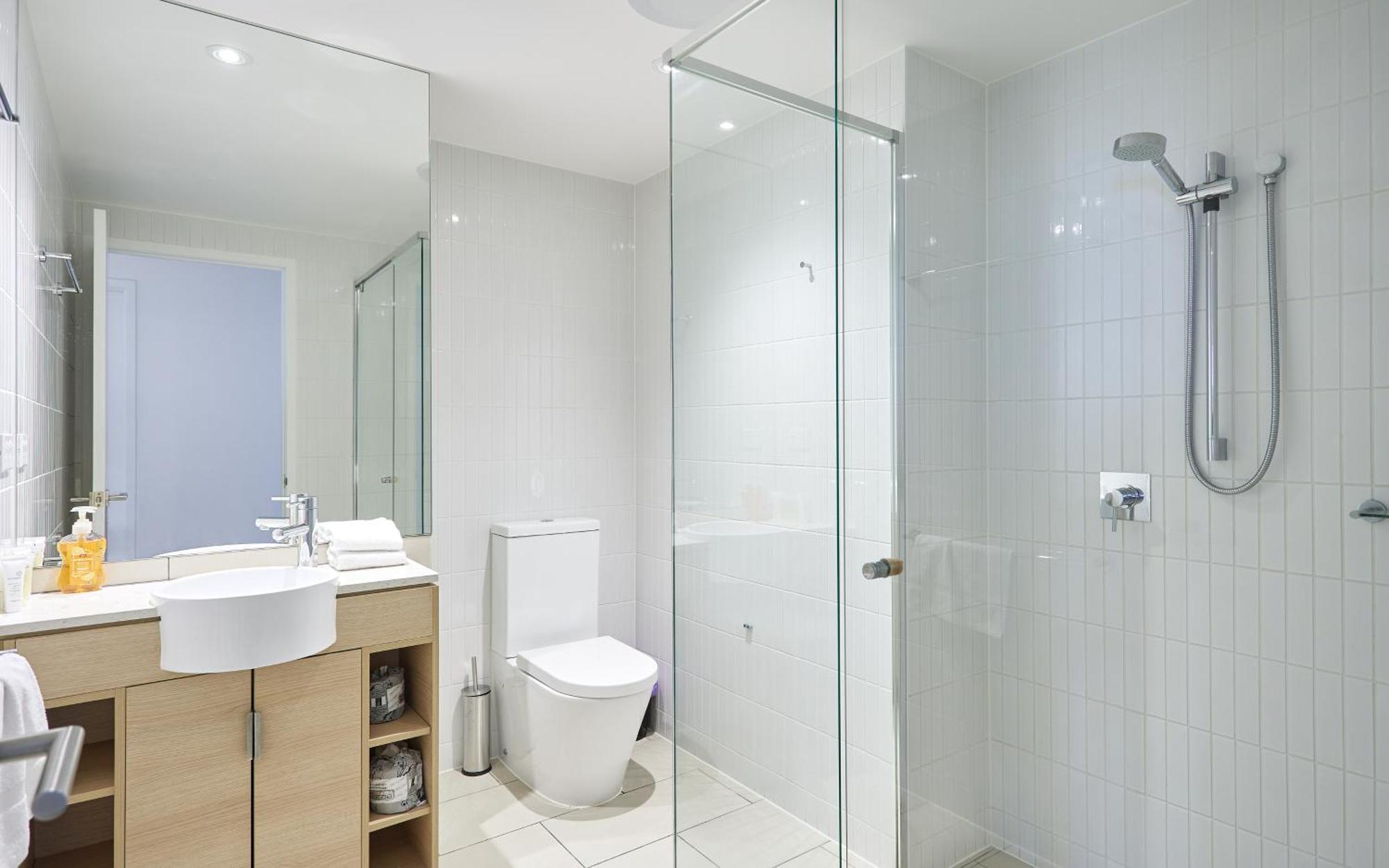 Convenient Located 2 Bedroom Next To Casino Apartment *